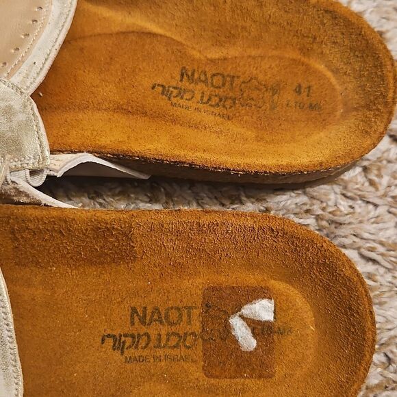 Naot Metallic Leather Sandals Size 41 | Rhinestone Detail | Comfort Footbed - Picture 4 of 7